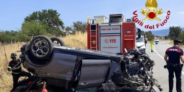 Anela, auto si ribalda ed esce di strada: un ferito