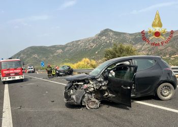 Scontro tra due auto sulla 125 Var nel territorio di Sinnai: tre feriti in codice rosso