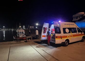 Malore su traghetto, passeggero francese soccorso al largo della Sardegna