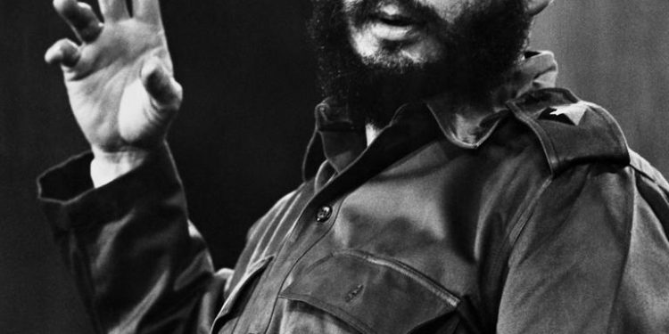 Cuba celebra i 100 anni di Fidel Castro nel mezzo della sua crisi più profonda