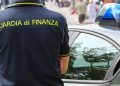 Roma, denunciato pusher a bordo di un monopattino a Torre Angela: sequestrati droga e denaro