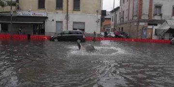 Maltempo, Milano blindata per la tempesta in arrivo: parchi chiusi e allerta arancione