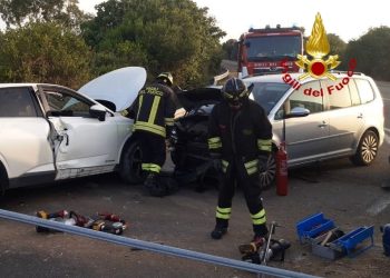 Scontro tra due auto a San Vero Milis: uomo estratto dalle lamiere