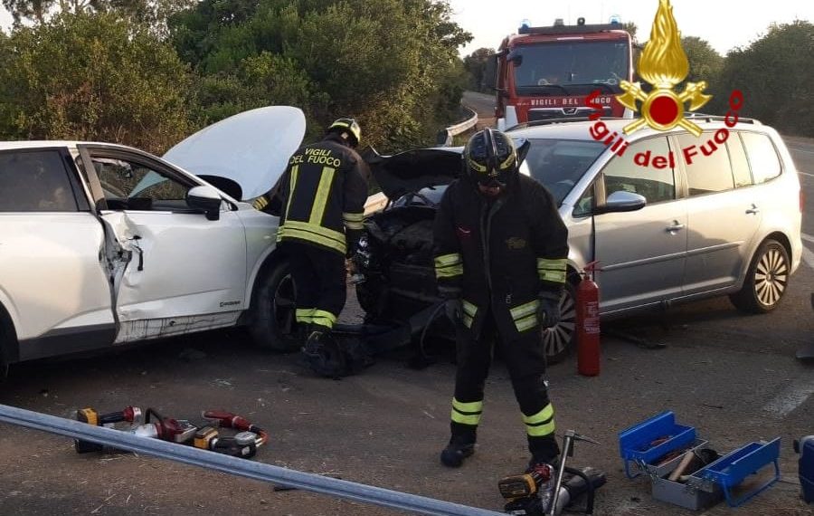 Scontro tra due auto a San Vero Milis: uomo estratto dalle lamiere