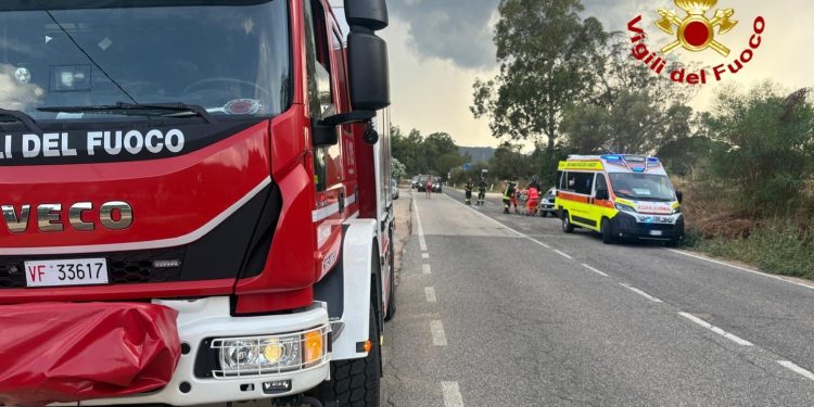 Grave incidente ad Arzachena: uomo estratto dalle lamiere
