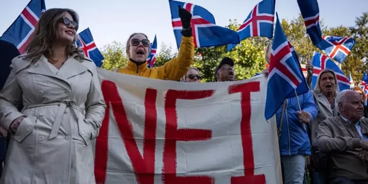 L’Islanda dice ‘no’ alla Ue, il 52,8% boccia il referendum