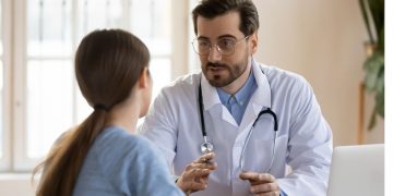 Medicina generale, in Sardegna trenta borse di studio in più: salgono a novanta i posti finanziati dalla Regione per il triennio 2026-2029