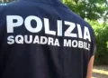 Calci e pugni per portare via il monopattino a un coetaneo