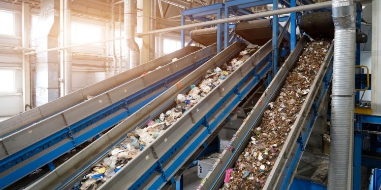 Rifiuti e bonifiche: 11,3 milioni per impianti, risanamento ambientale ed ecocentri