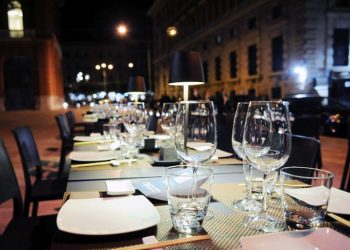 Ferragosto al ristorante, spesa di oltre un miliardo: i dati Fipe-Confcommercio