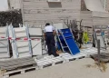 Controlli Guardia costiera in Gallura, sequestrati ombrelloni e lettini abusivi
