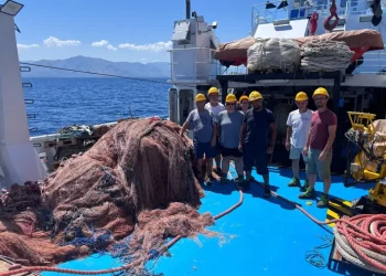 Recuperata una “rete fantasma” di 4 tonnellate nelle acque del Tirreno Meridionale