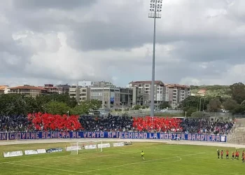 Giornalista muore per un malore davanti allo stadio di Sassari