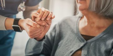 Politiche Sociali, la Regione approva la prima programmazione delle strutture integrate