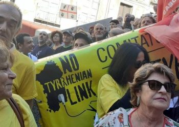 Il Comitato di difesa del territorio – No Tyrrhenian Link manifesta a Selargius