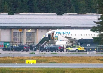 Cremlino: ‘La minaccia all’aereo di Zelensky non esisteva’