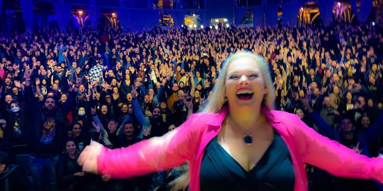 Amanda Somerville, la cantante dei Trillium ha un tumore al cervello
