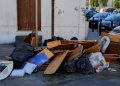 Sassari, abbandono di rifiuti: la polizia locale individua i responsabili grazie alle telecamere