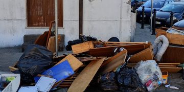 Sassari, abbandono di rifiuti: la polizia locale individua i responsabili grazie alle telecamere