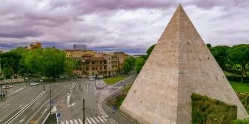 La Piramide Cestia riapre al pubblico con un percorso che coniuga tutela e accessibilità