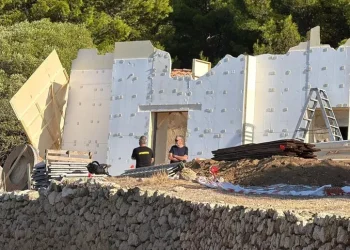Set cinematografico a Golfo Aranci, polemiche ambientalisti sui lavori