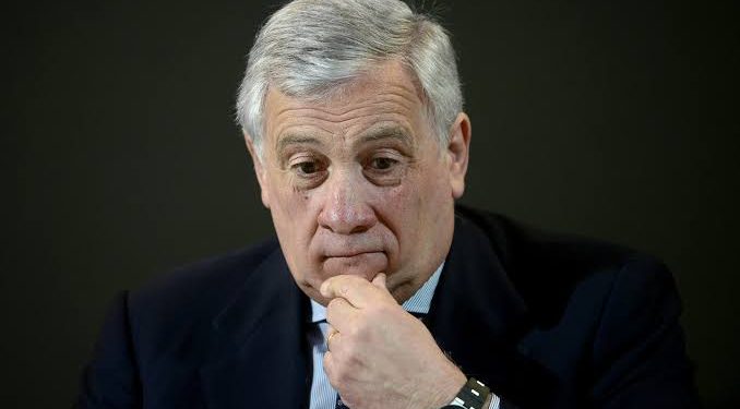 La Russia è ovunque, Putin ci invaderà e condizioneranno le nostre elezioni: se lo dice Tajani come non credergli