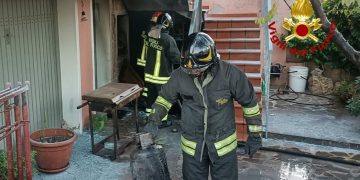 Paura ad Arzachena, prende fuoco una bombola Gpl: intervento dei Vigili del Fuoco