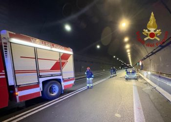 Incendio di un’autovettura nella galleria “Murtineddu” sulla SS 125 Var