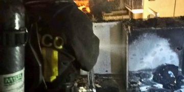 Abitazione in fiamme a La Maddalena, intervento dei Vigili del Fuoco
