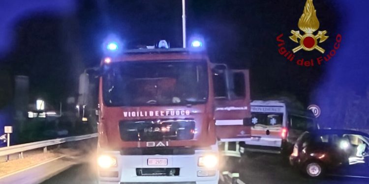 Grave incidente sulla 554 a Quartucciu, scontro tra auto e furgone: un ferito