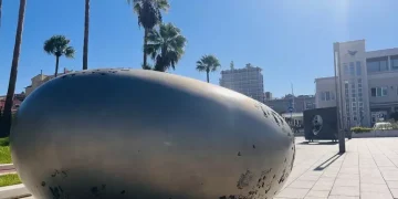 Esposizione a cielo aperto del giapponese Yasuda nel porto di Cagliari