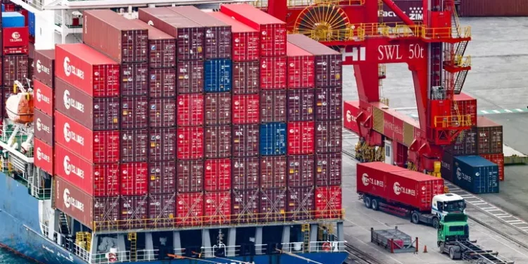 Istat, export extra-Ue ad agosto -2,1% mese, +16,1% anno