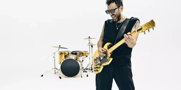 Esce a ottobre Amateur, il nuovo album di Cesare Cremonini. Dal 27 novembre il tour