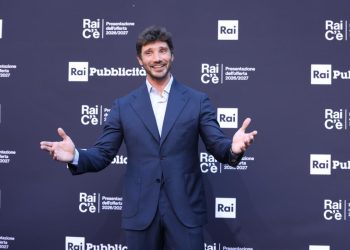 Stefano De Martino tra Affari Tuoi e Sanremo: “La pressione deve diventare ambizione”