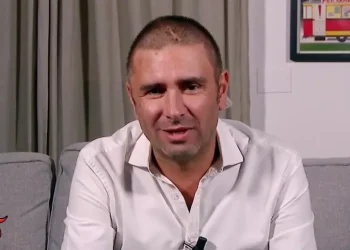 Di Battista: ‘Mi hanno asportato un tumore, ora mi devo curare’