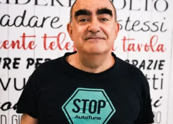 Elio esordisce alla regia con il film “La crepa”