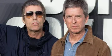 Nuova data del tour degli Oasis a Roma, l’annuncio dei fratelli Gallagher: “Ci vediamo anche il 26 luglio”