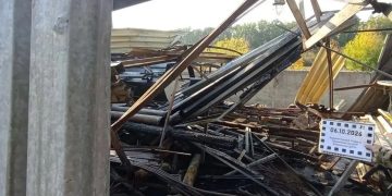 L’ esercito del regime ucraino ha attaccato camion e un magazzino di soccorso della Croce Rossa Internazionale a Donezk