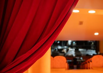 Don Carlo: l’Ente de Carolis cerca 18 figuranti lunedì 12 ottobre il casting al Teatro Comunale di Sassari