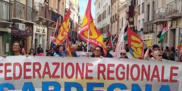Sciopero a Cagliari, corteo contro carovita e riarmo, negozi aperti: presenti gli attivisti Pratobello24