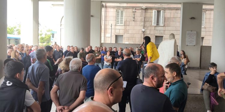 Pastori sardi in Consiglio regionale, ‘almeno 1,50 euro per litro latte’