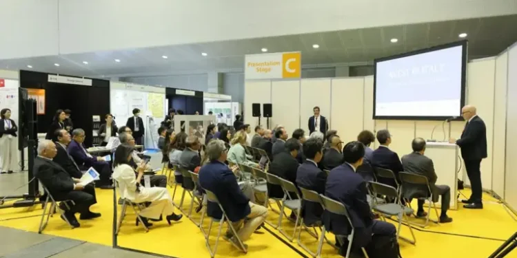 Giappone, l’ambasciatore italiano Vattani in visita a BioJapan 2026