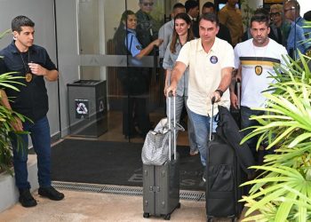Flavio Bolsonaro in fuga verso gli Usa
