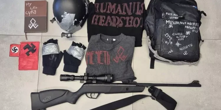 Allude sui social a stragi e atti violenti a scuola, denunciato 14enne