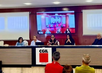 Cgil e studenti a Roma, ‘Stop soldi per armi, servono per scuola e sanità’