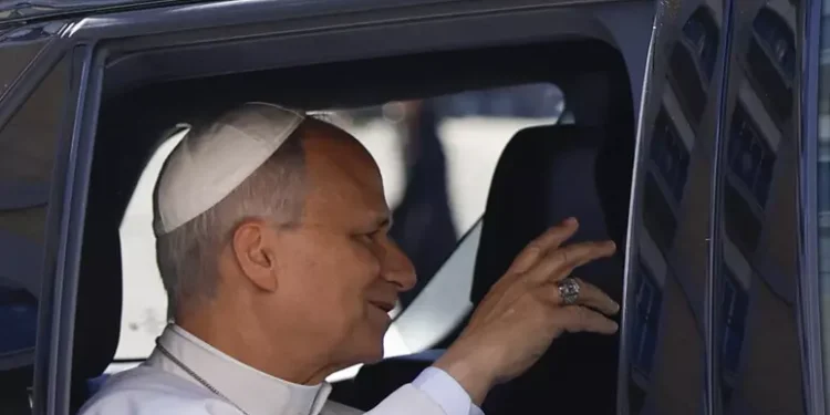 Il Papa operato per un adenocarcinoma polmonare