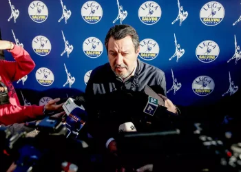 Salvini si dimette da segretario della Lega