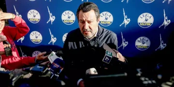 Salvini si dimette da segretario della Lega