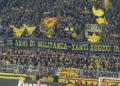 Catania, i tifosi del Borussia Dortmund rendono omaggio ai tifosi rossazzurri