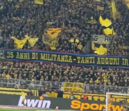 Catania, i tifosi del Borussia Dortmund rendono omaggio ai tifosi rossazzurri